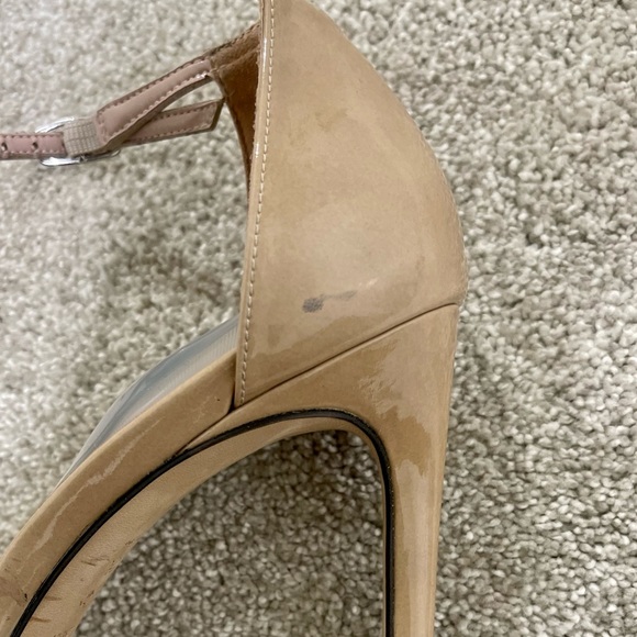 Gorgeous classic! Stuart Weitzman Nudist Beige Patent Leather, Sz 11 - Picture 7 of 10